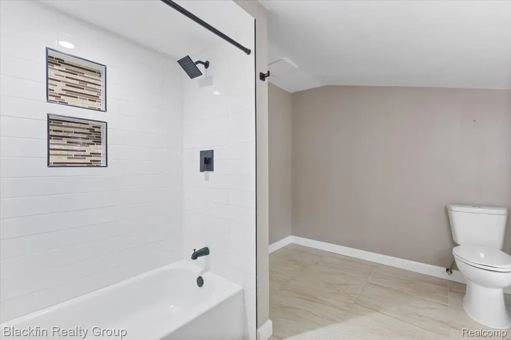 1415 John R Road Rochester Hills City MI 48307