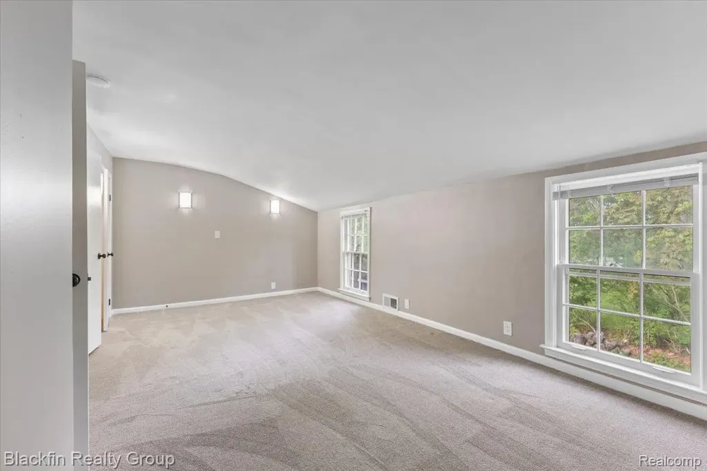 1415 John R Road Rochester Hills City MI 48307