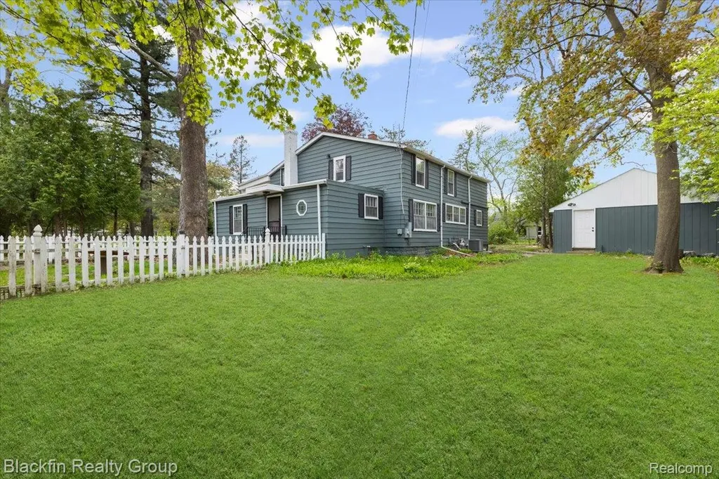1415 John R Road Rochester Hills City MI 48307