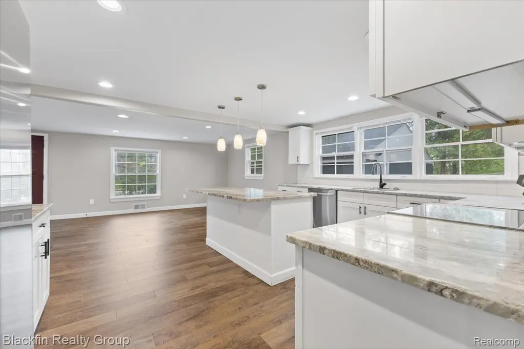 1415 John R Road Rochester Hills City MI 48307