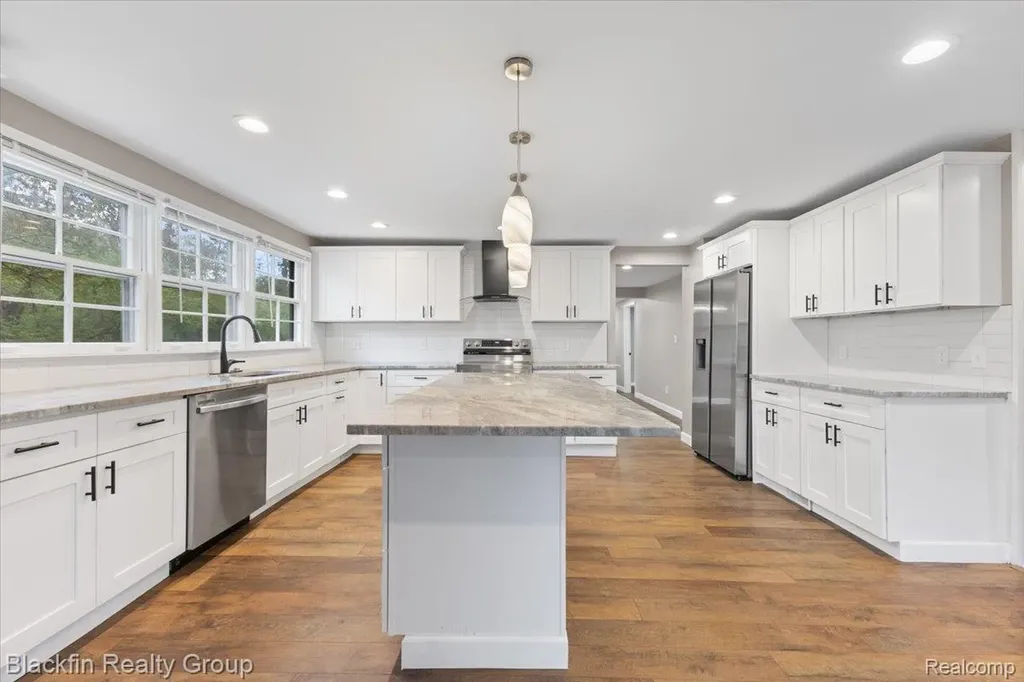 1415 John R Road Rochester Hills City MI 48307