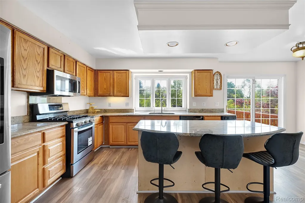 1853 Midchester Drive West Bloomfield Charter Township MI 48324