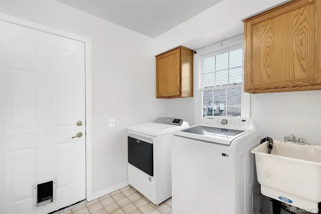 1853 Midchester Drive West Bloomfield Charter Township MI 48324