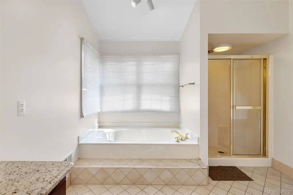 1853 Midchester Drive West Bloomfield Charter Township MI 48324