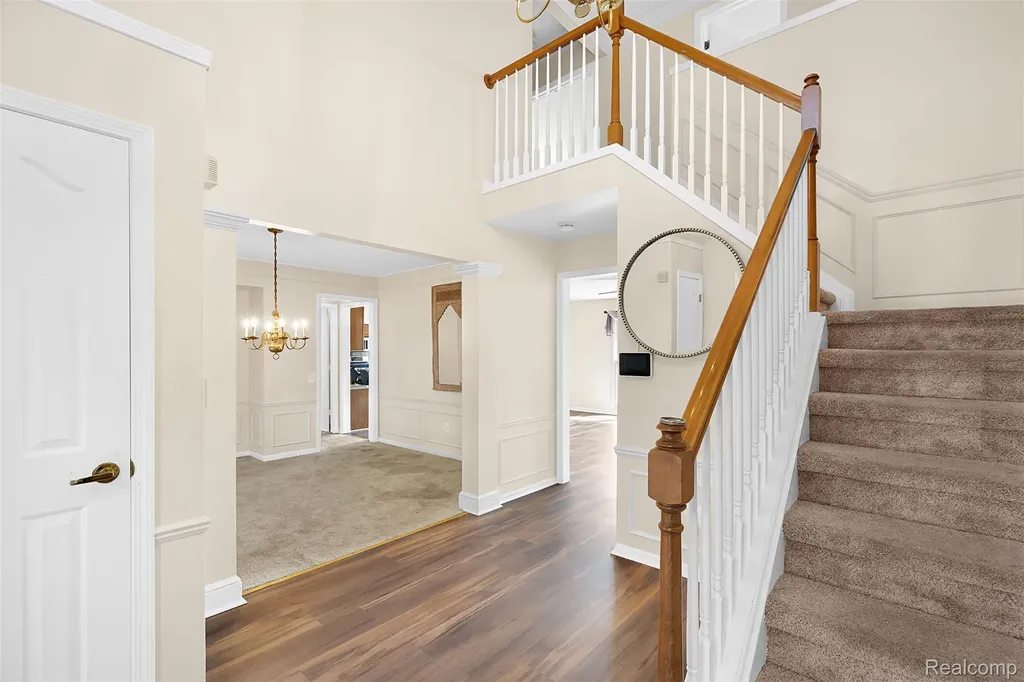 1853 Midchester Drive West Bloomfield Charter Township MI 48324