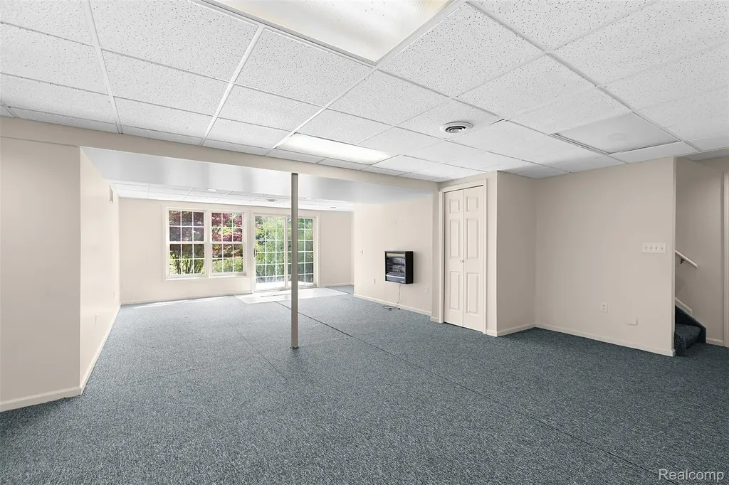 1853 Midchester Drive West Bloomfield Charter Township MI 48324