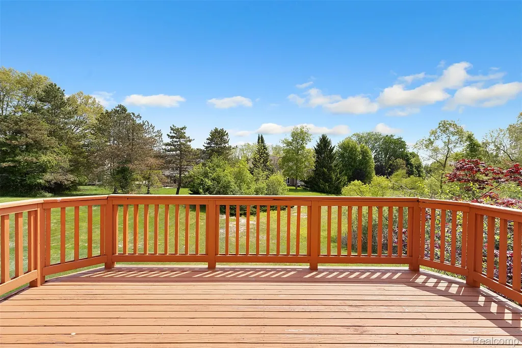 1853 Midchester Drive West Bloomfield Charter Township MI 48324