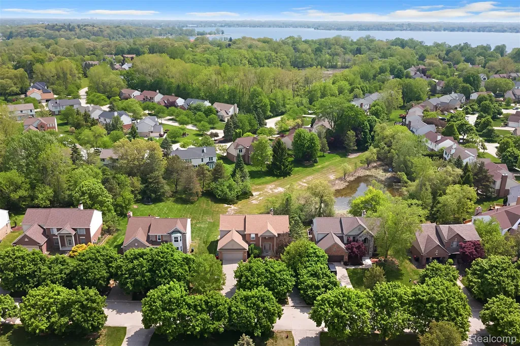 1853 Midchester Drive West Bloomfield Charter Township MI 48324