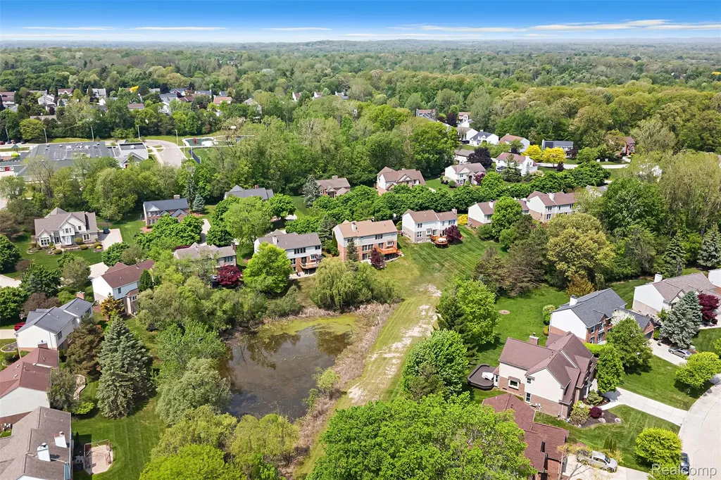 1853 Midchester Drive West Bloomfield Charter Township MI 48324
