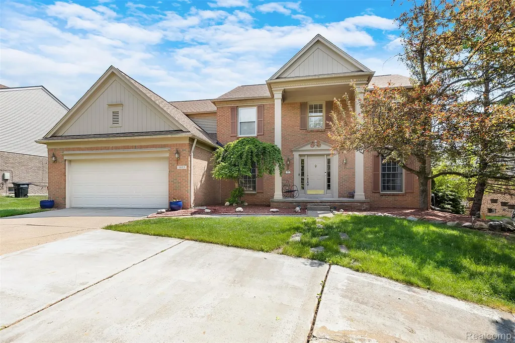 1853 Midchester Drive West Bloomfield Charter Township MI 48324