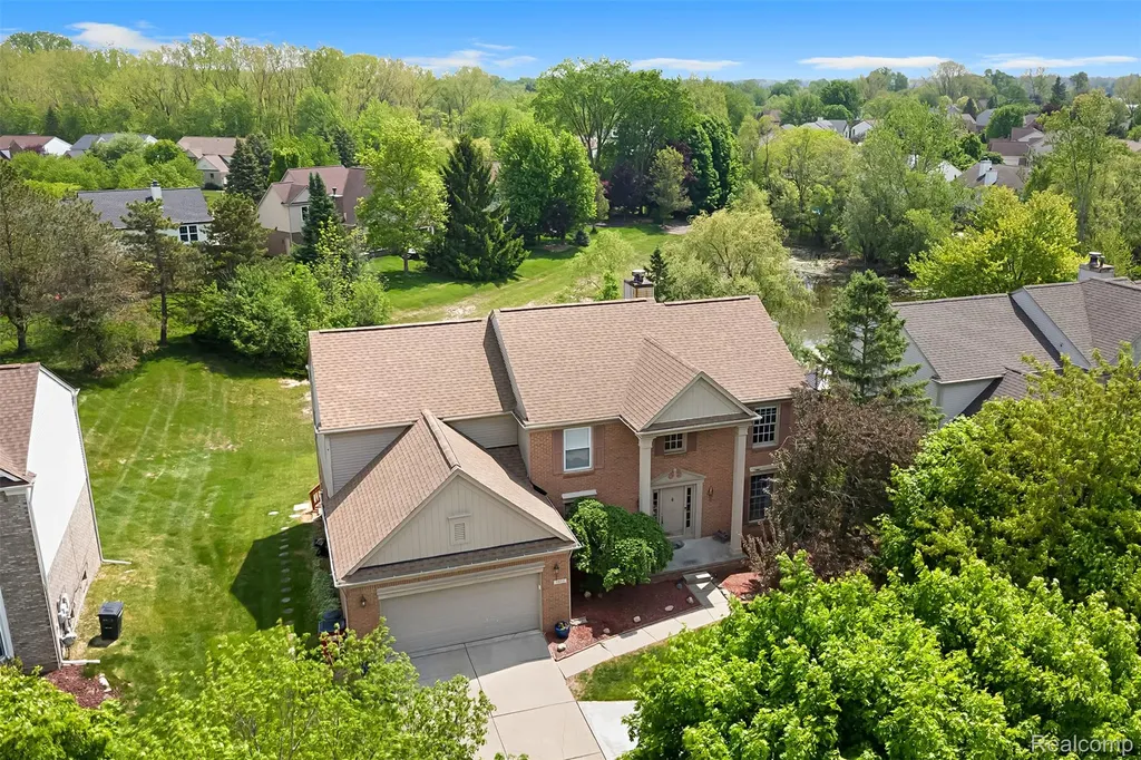 1853 Midchester Drive West Bloomfield Charter Township MI 48324