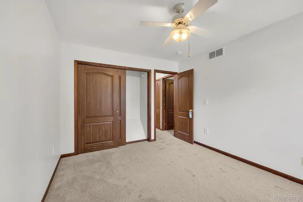 852 N Beech Daly Road Dearborn Heights City MI 48127