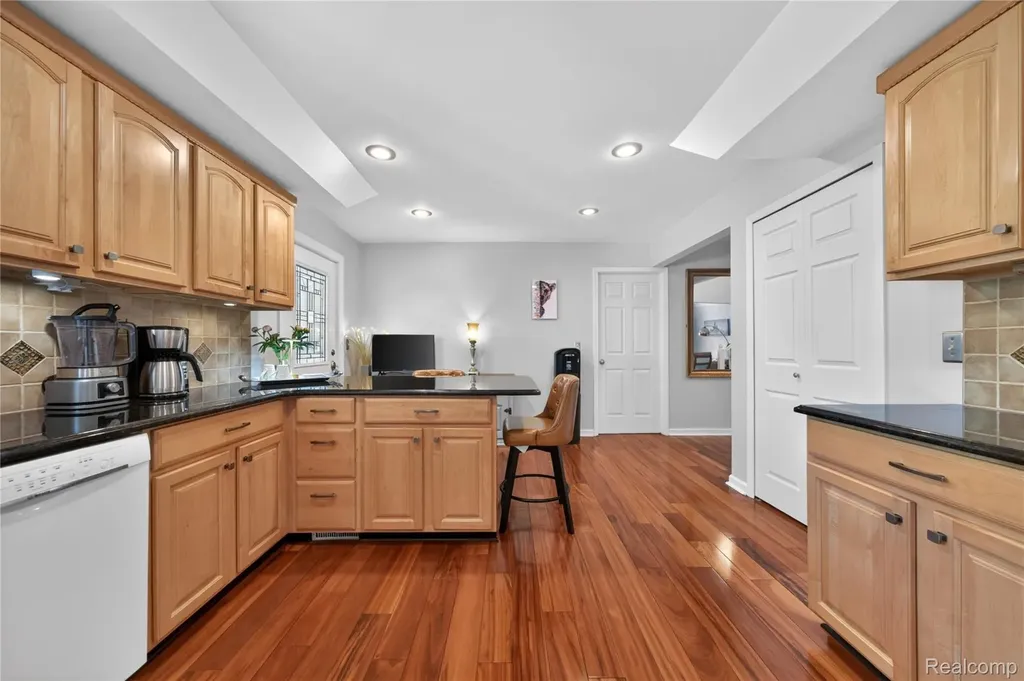 309 Antoinette Drive Rochester Hills City MI 48309