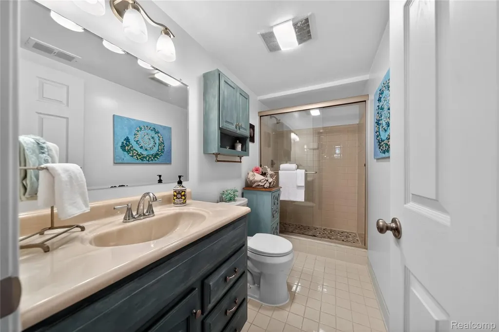309 Antoinette Drive Rochester Hills City MI 48309