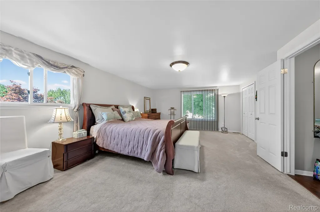 309 Antoinette Drive Rochester Hills City MI 48309