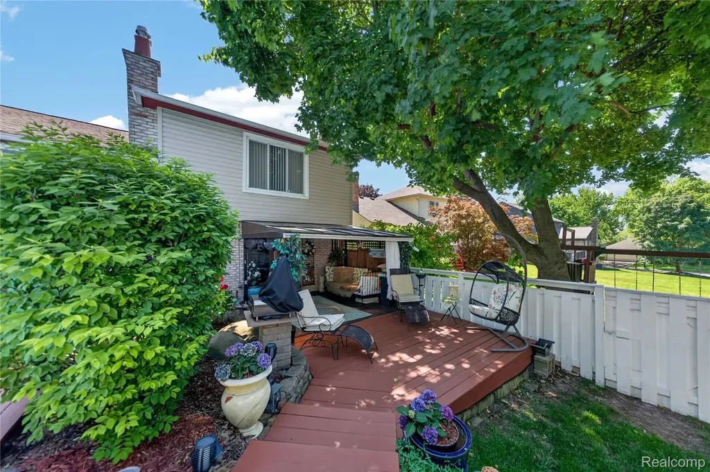 309 Antoinette Drive Rochester Hills City MI 48309