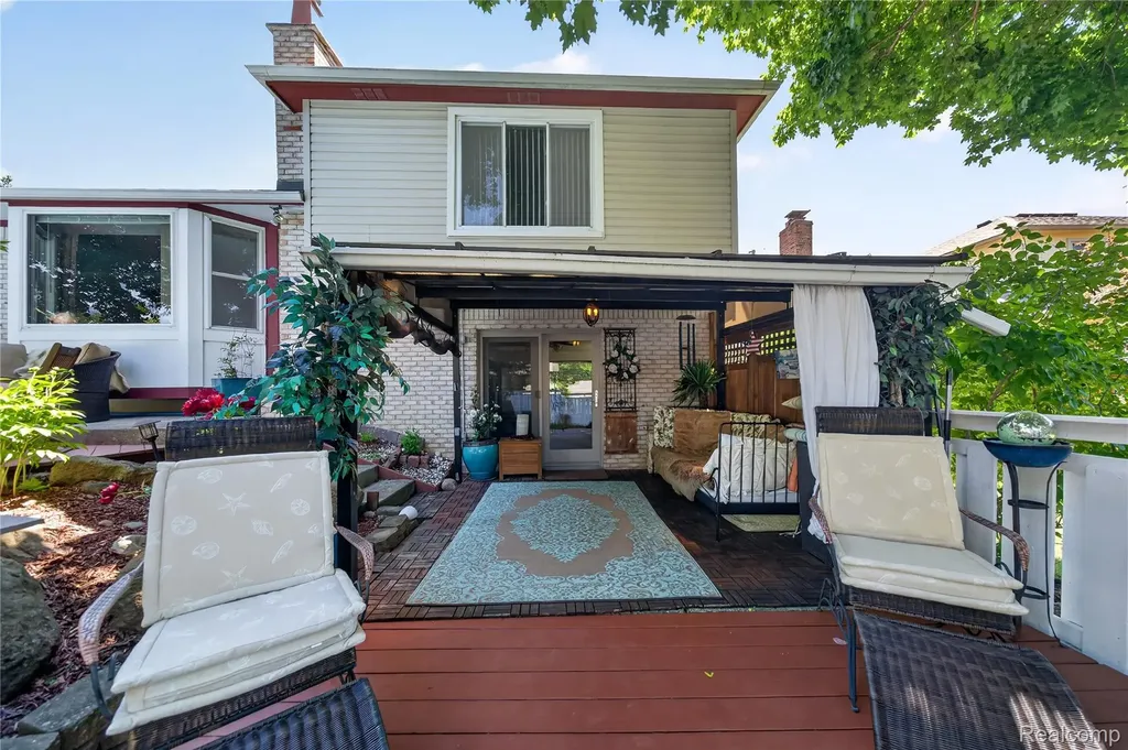 309 Antoinette Drive Rochester Hills City MI 48309