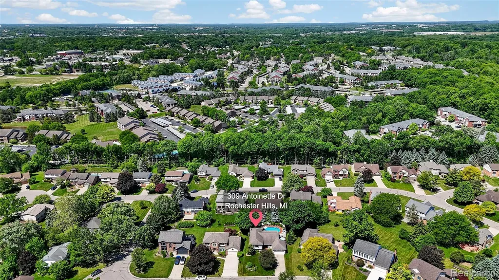 309 Antoinette Drive Rochester Hills City MI 48309