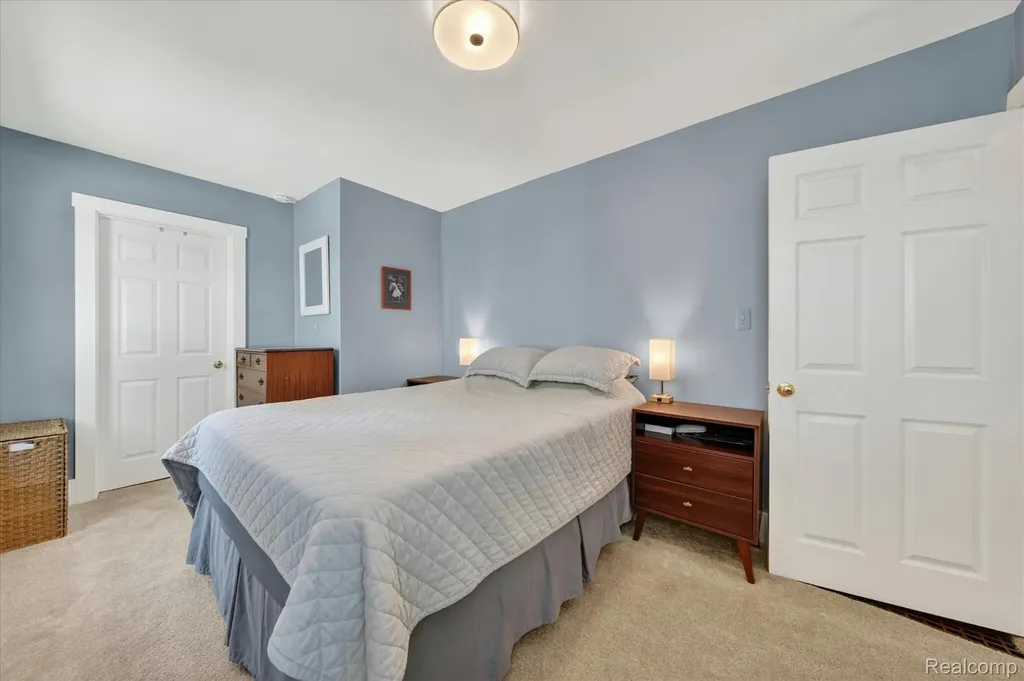 1327 Mohawk Avenue Royal Oak City MI 48067