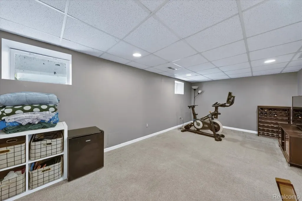 1327 Mohawk Avenue Royal Oak City MI 48067