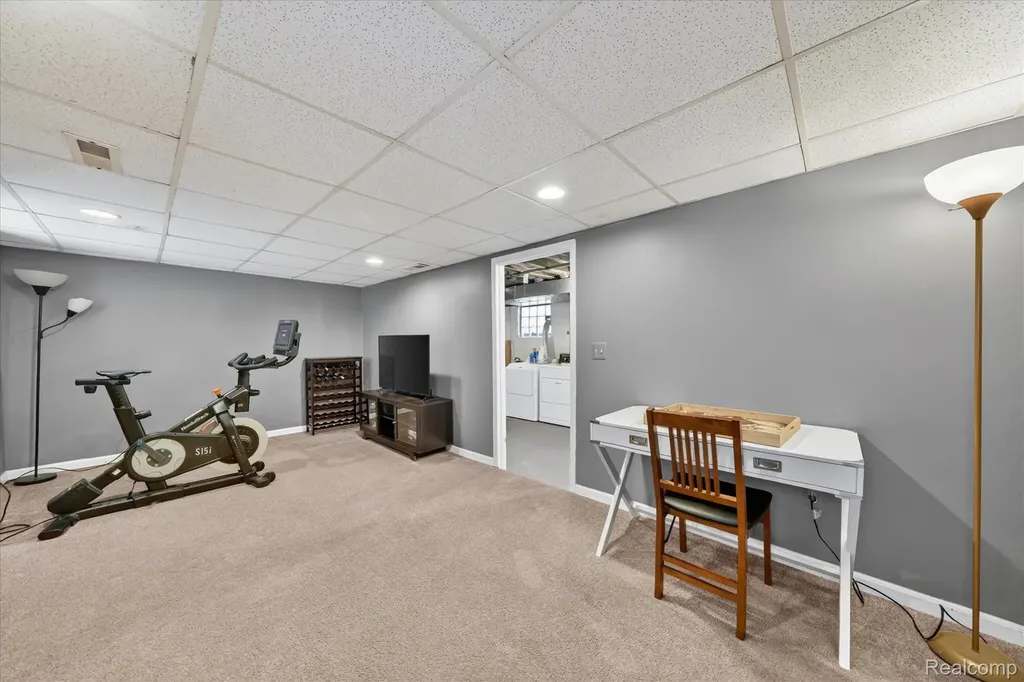 1327 Mohawk Avenue Royal Oak City MI 48067