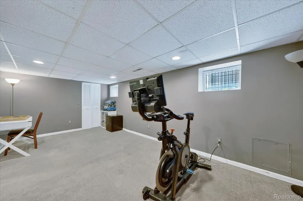 1327 Mohawk Avenue Royal Oak City MI 48067