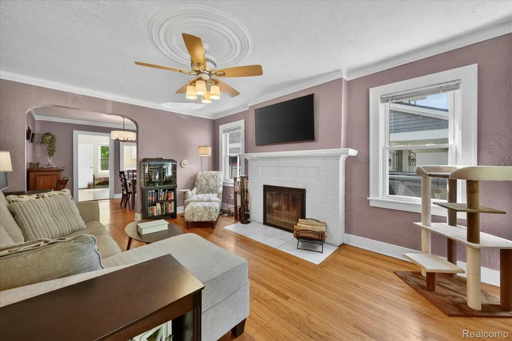 1327 Mohawk Avenue Royal Oak City MI 48067
