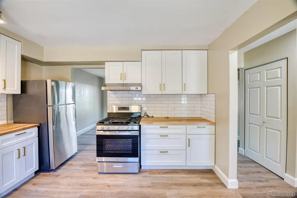 1787 Sheffield Drive Superior Charter Township MI 48198