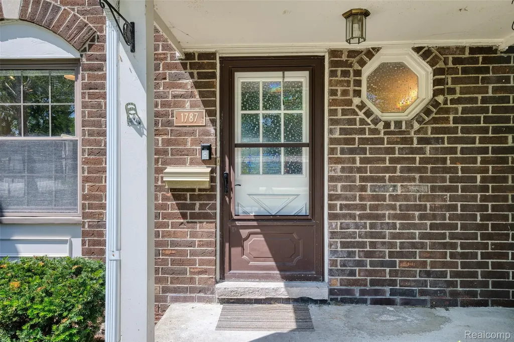 1787 Sheffield Drive Superior Charter Township MI 48198