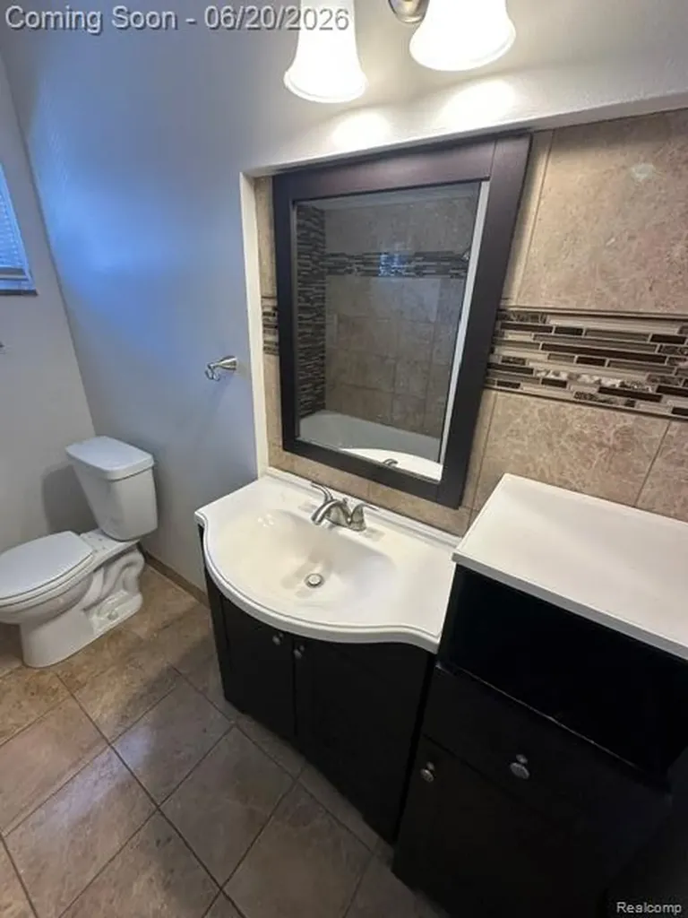 17416 Veronica Avenue Eastpointe City MI 48021