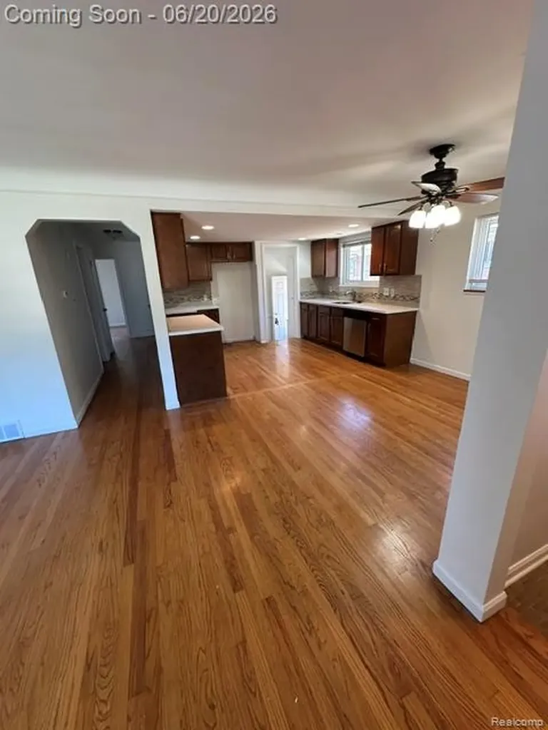 17416 Veronica Avenue Eastpointe City MI 48021