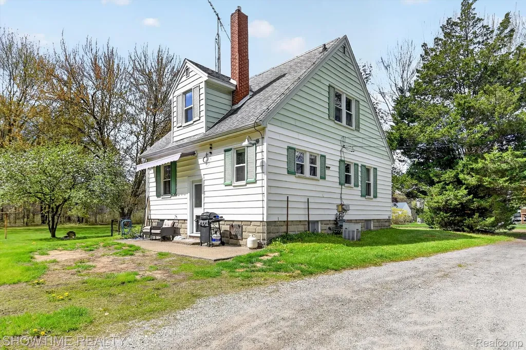 2970 Range Road Port Huron City MI 48060