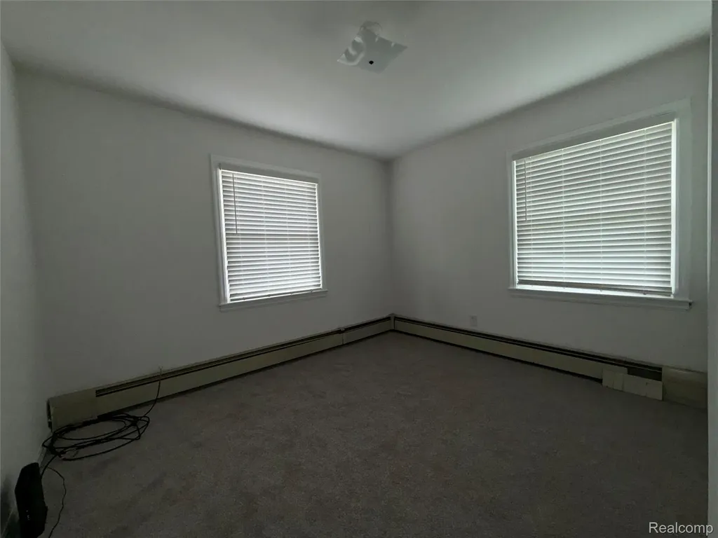 26004 Waldorf Street Roseville City MI 48066