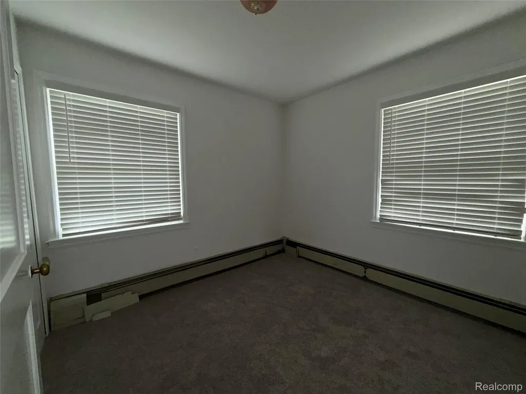 26004 Waldorf Street Roseville City MI 48066