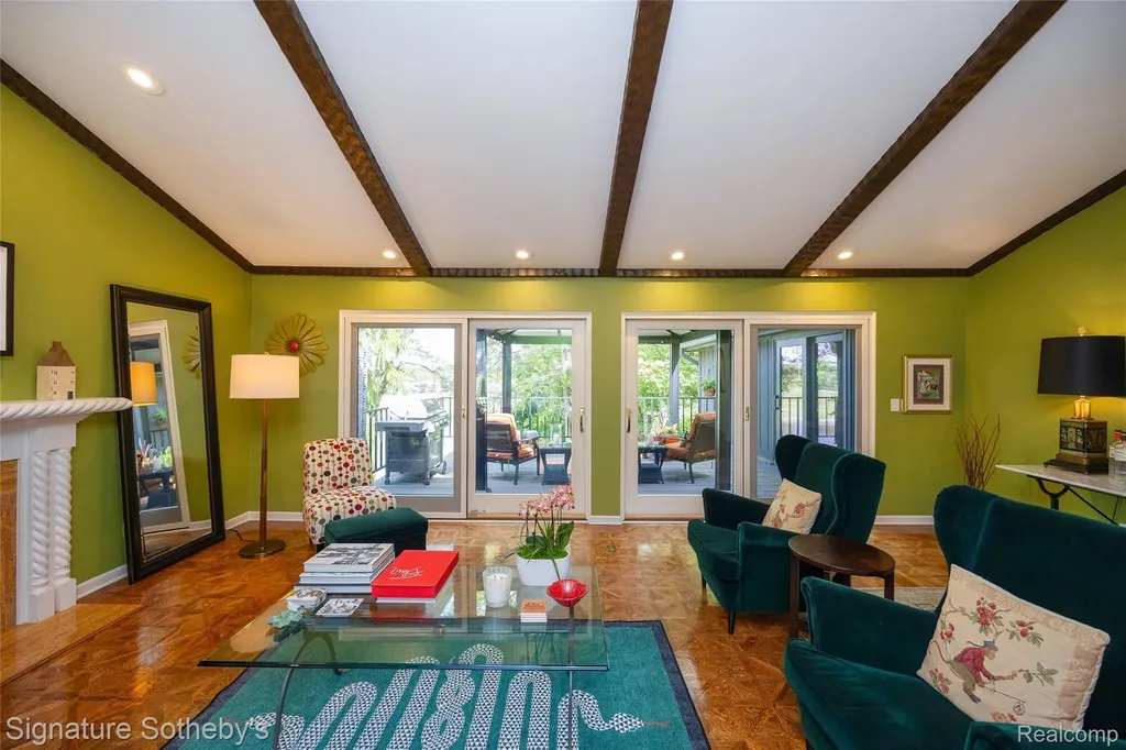 1897 Pine Ridge Lane Bloomfield Charter Township MI 48302