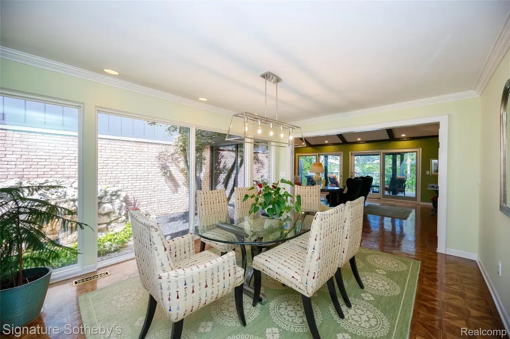 1897 Pine Ridge Lane Bloomfield Charter Township MI 48302