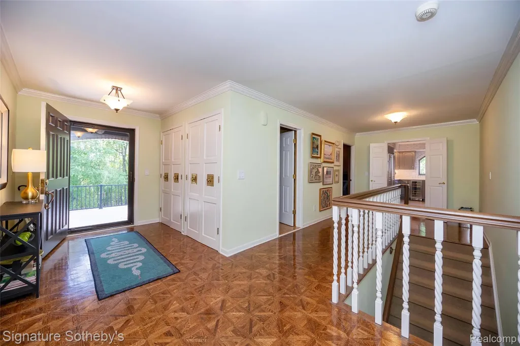 1897 Pine Ridge Lane Bloomfield Charter Township MI 48302