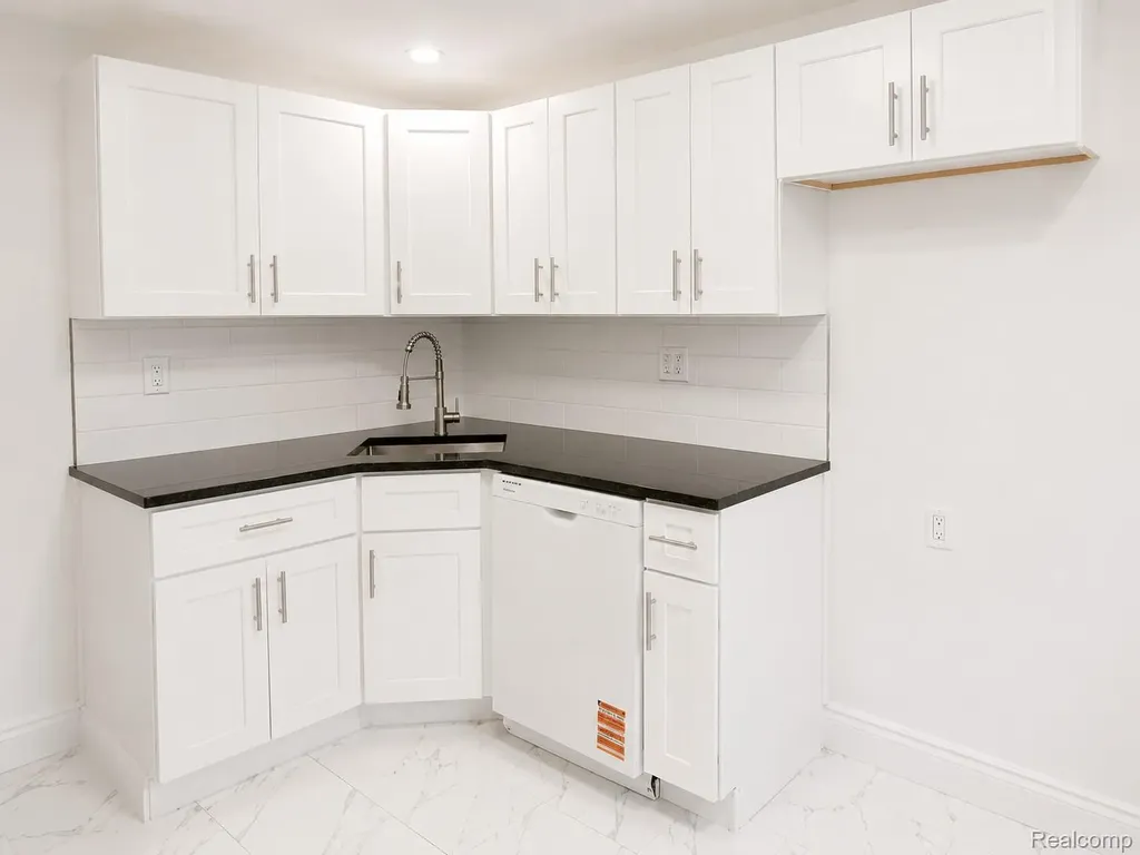 5157 Niagara Street Wayne City MI 48184