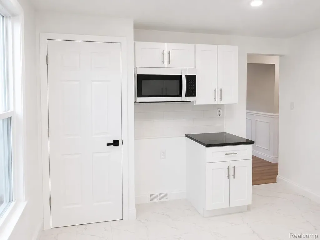 5157 Niagara Street Wayne City MI 48184