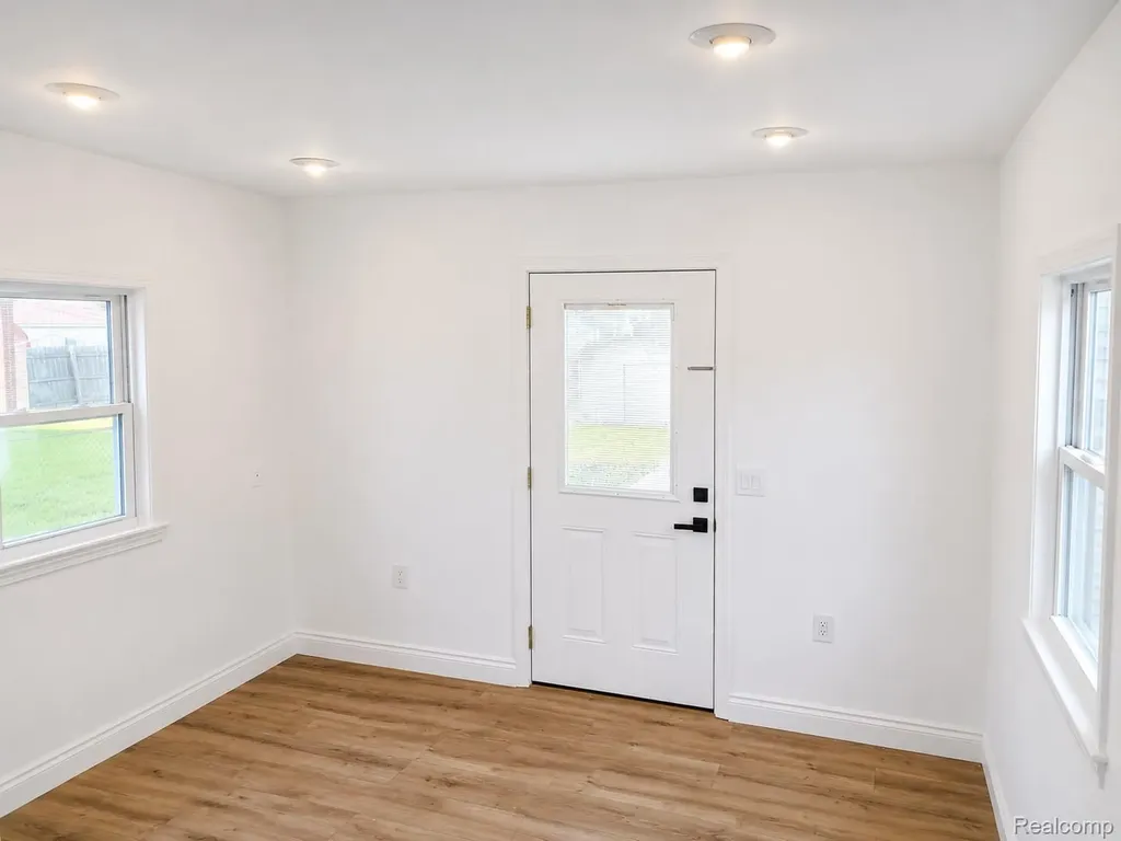 5157 Niagara Street Wayne City MI 48184
