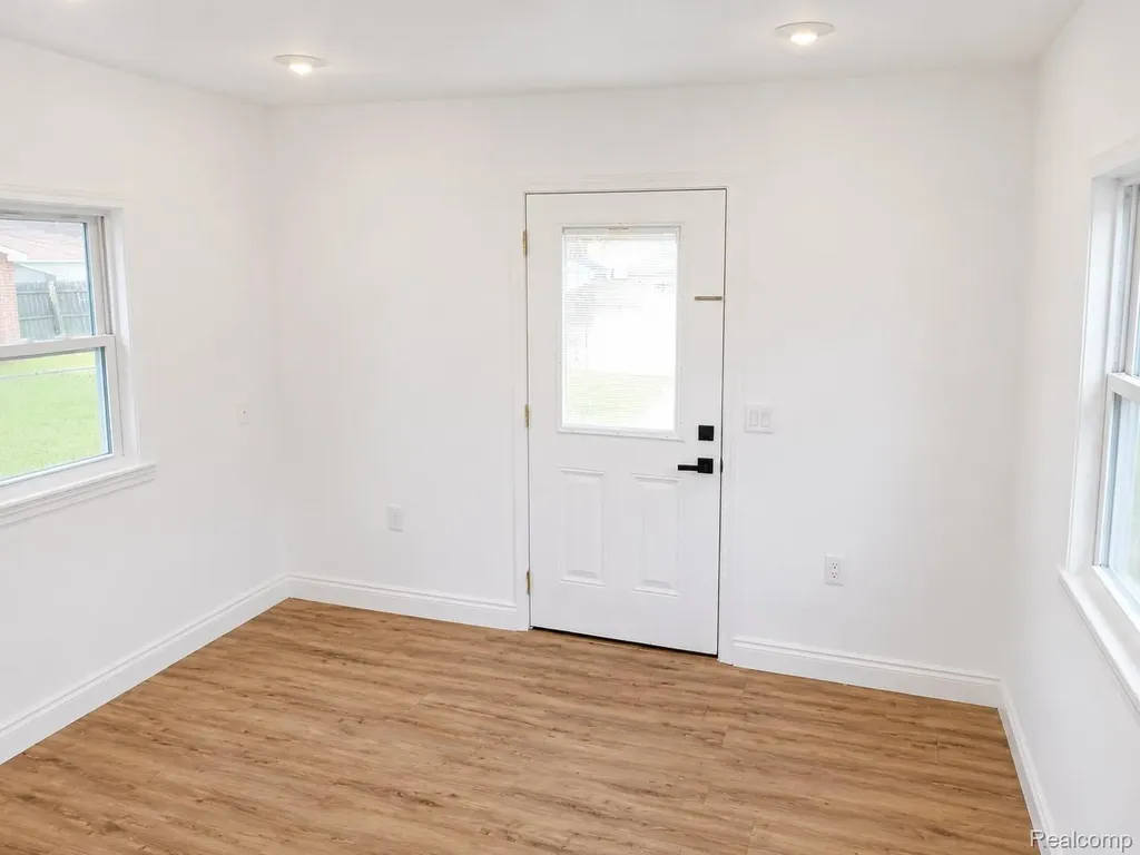 5157 Niagara Street Wayne City MI 48184