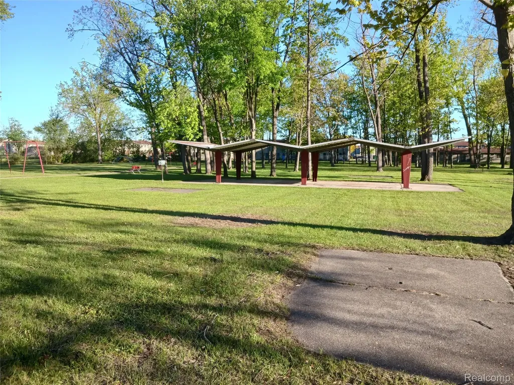 5157 Niagara Street Wayne City MI 48184