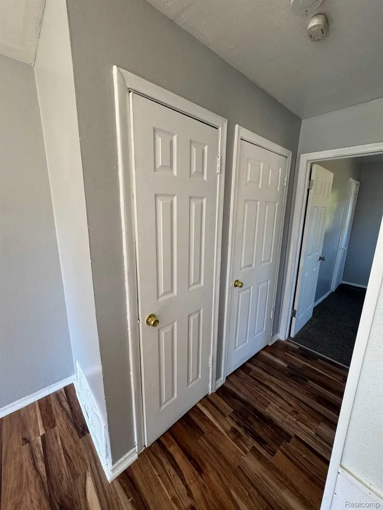 19961 Greenfield Road Detroit City MI 48235