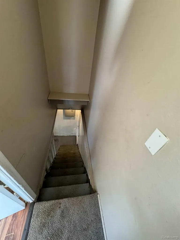 19961 Greenfield Road Detroit City MI 48235
