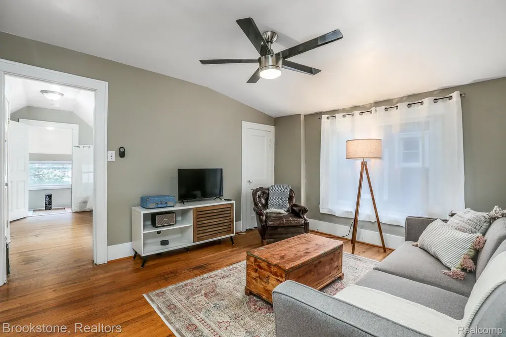 366 W Bennett Avenue Ferndale City MI 48220