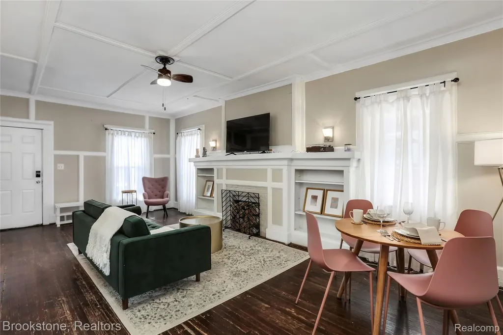 366 W Bennett Avenue Ferndale City MI 48220