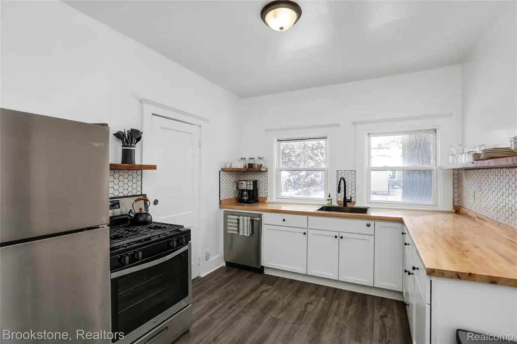 366 W Bennett Avenue Ferndale City MI 48220