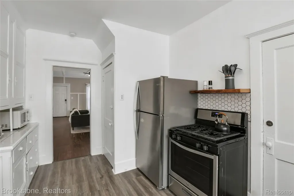 366 W Bennett Avenue Ferndale City MI 48220