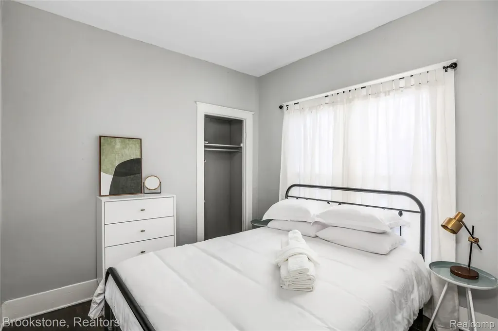 366 W Bennett Avenue Ferndale City MI 48220