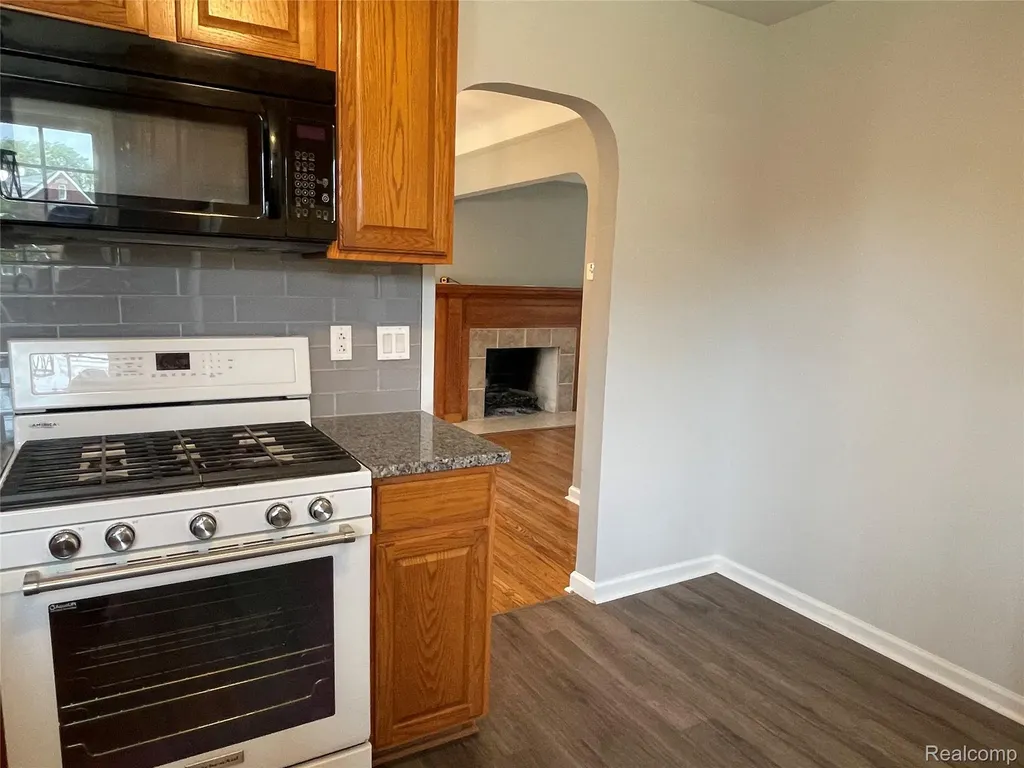 13203 Chestnut Street Southgate City MI 48195